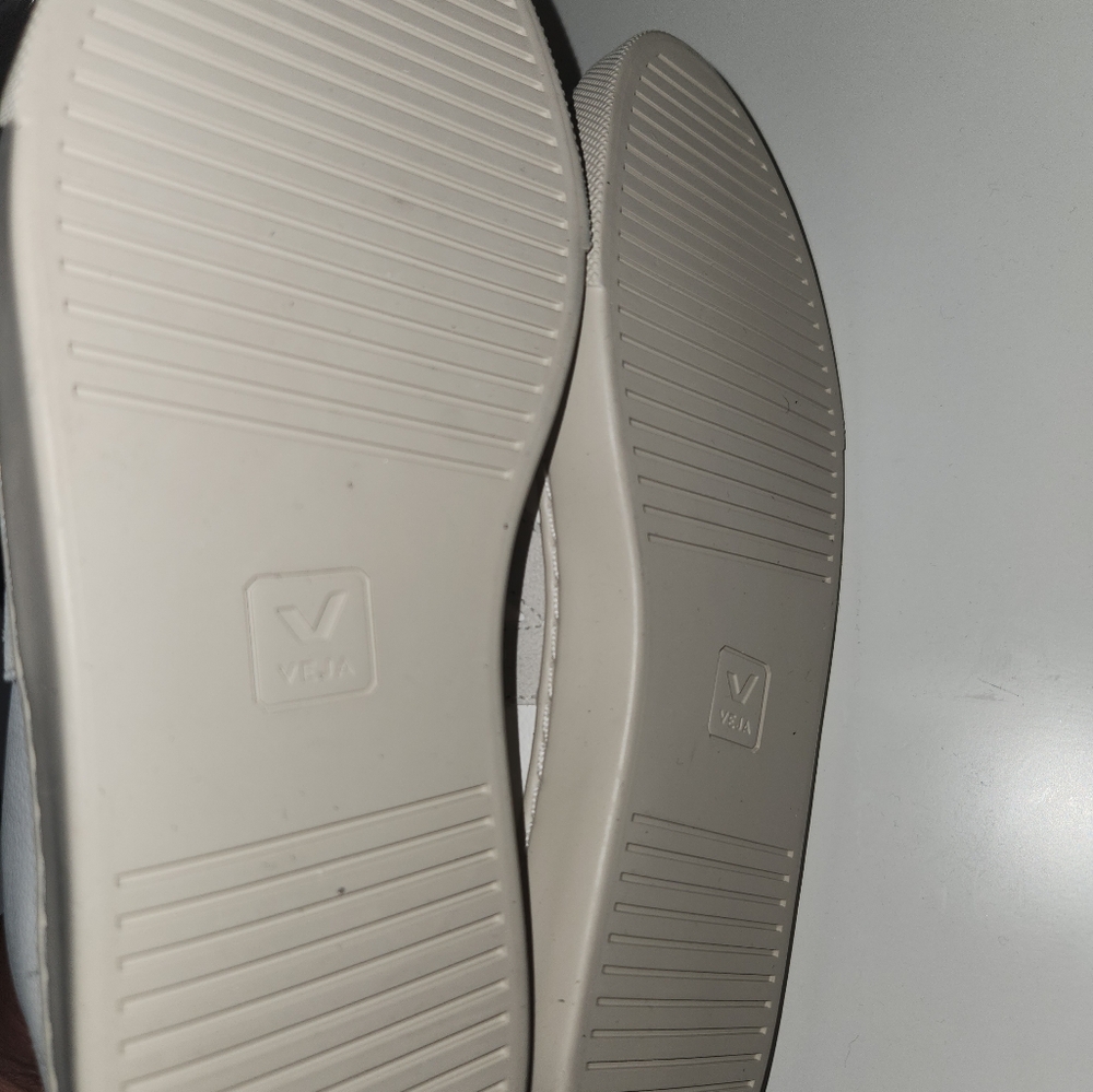 Veja Urca Sneaker - Picture 3 of 6